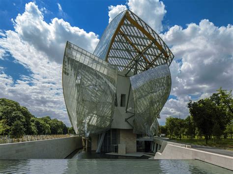 frank gehry louis vuitton foundation|louis vuitton exhibition paris.